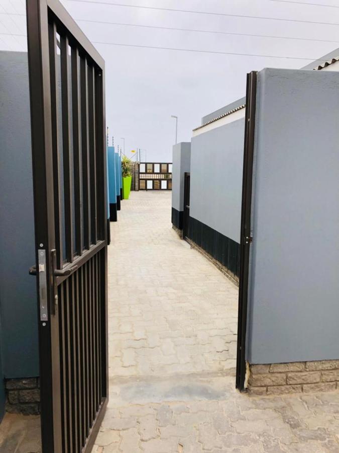 Kelpmeeu Self- Catering Apartments Swakopmund Bagian luar foto